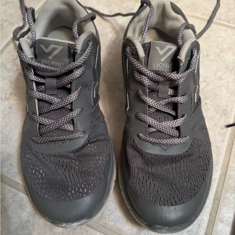 Vionic grey sneakers size 6.5 womens